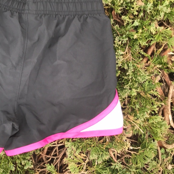 Under Armour Heat Gear Athletic Shorts Pink Plaid - Picture 5 of 15